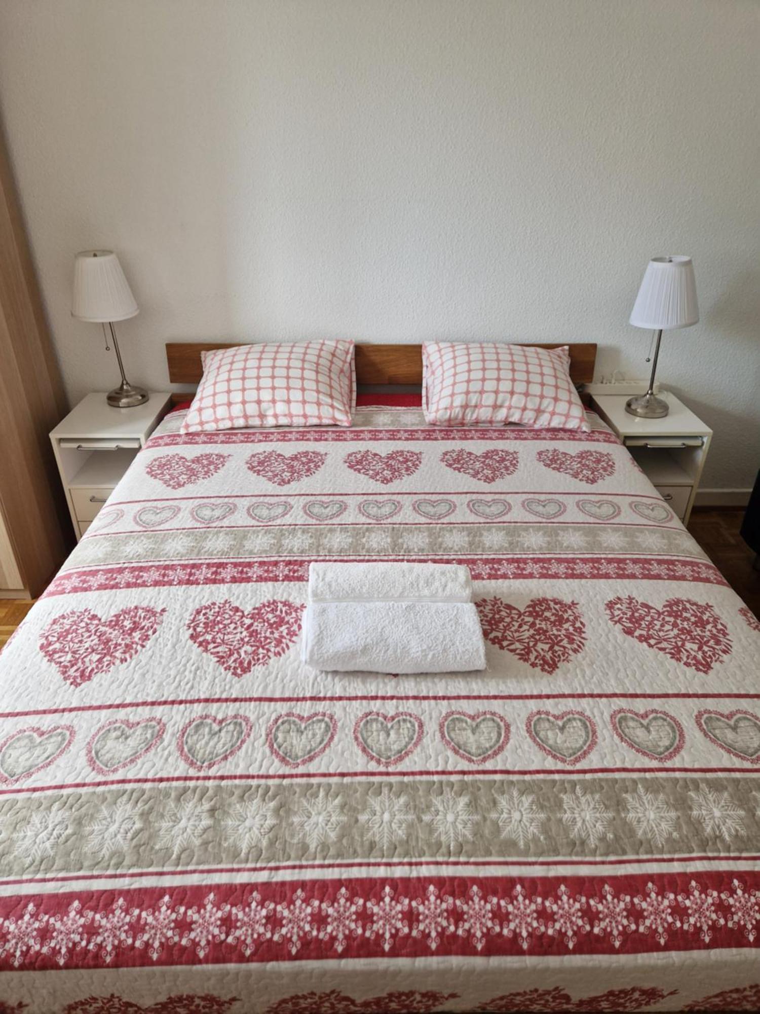 Room In Shared Apartment เจนีวา ภายนอก รูปภาพ