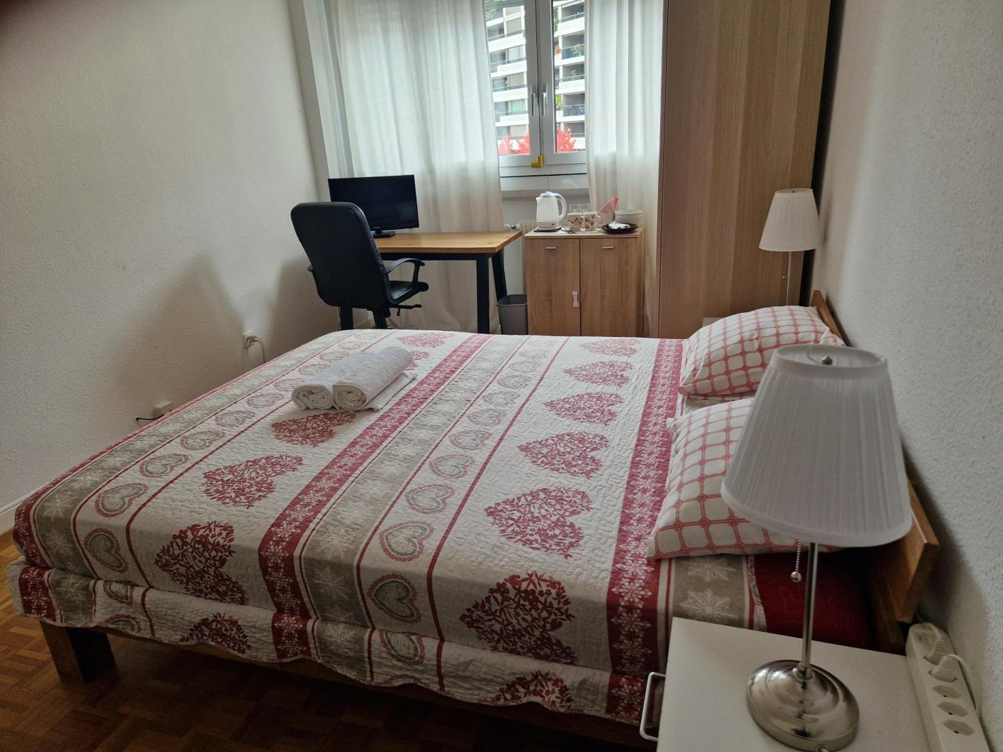 Room In Shared Apartment เจนีวา ภายนอก รูปภาพ