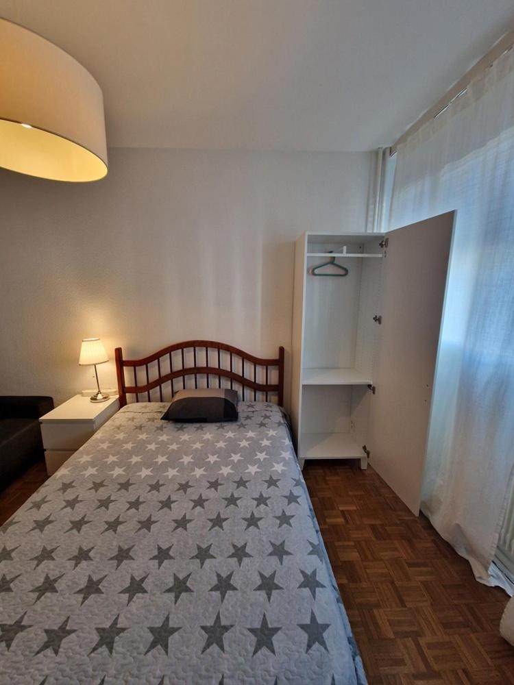 Room In Shared Apartment เจนีวา ภายนอก รูปภาพ